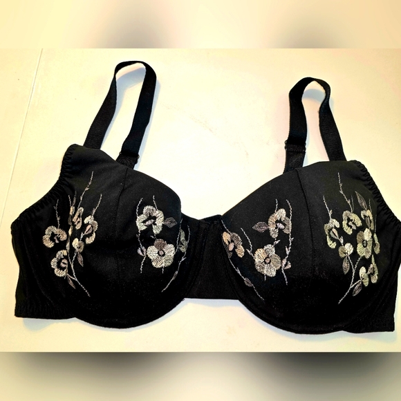 Vtg Vassarette Black Floral Embroidered Bra Size 38C - Picture 1 of 11